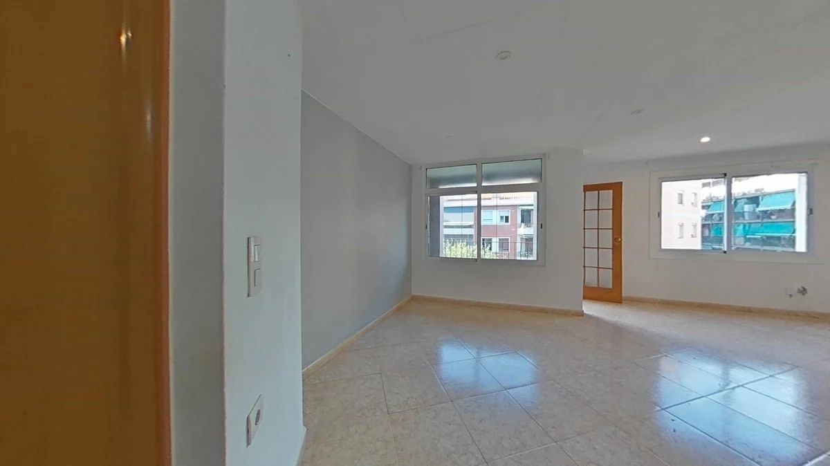 Pis en venda a Ronda O'Donnell, Peramàs