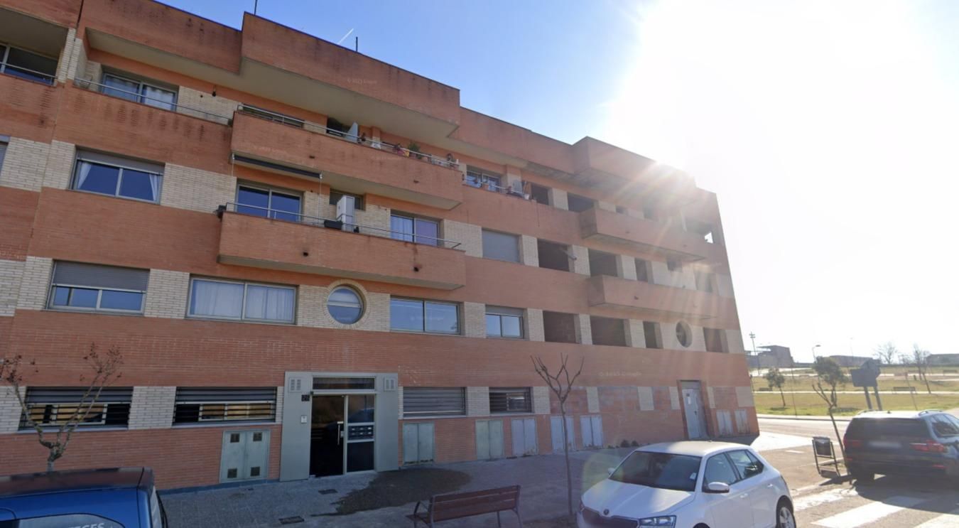 Flat for sale in  MIQUEL MARTI I POL, DE, 25