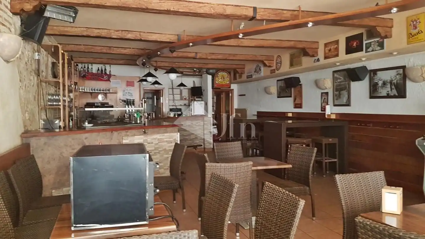 Local en venda en Olmedo amb Aire condicionat