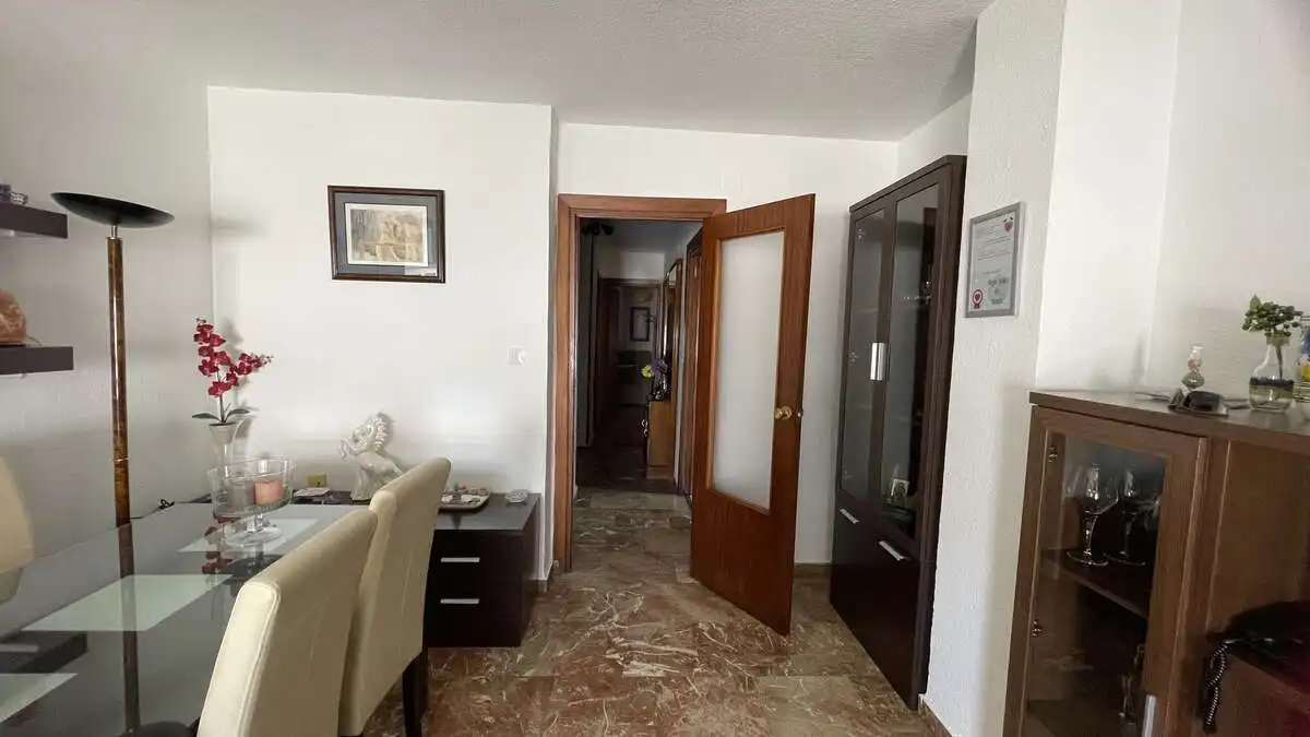 Flat for rent in Granada  with Air Conditioner and Heating
