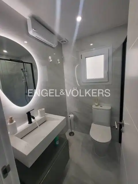 Badezimmer von Wohnung zur Miete in Torrevieja mit Heizung