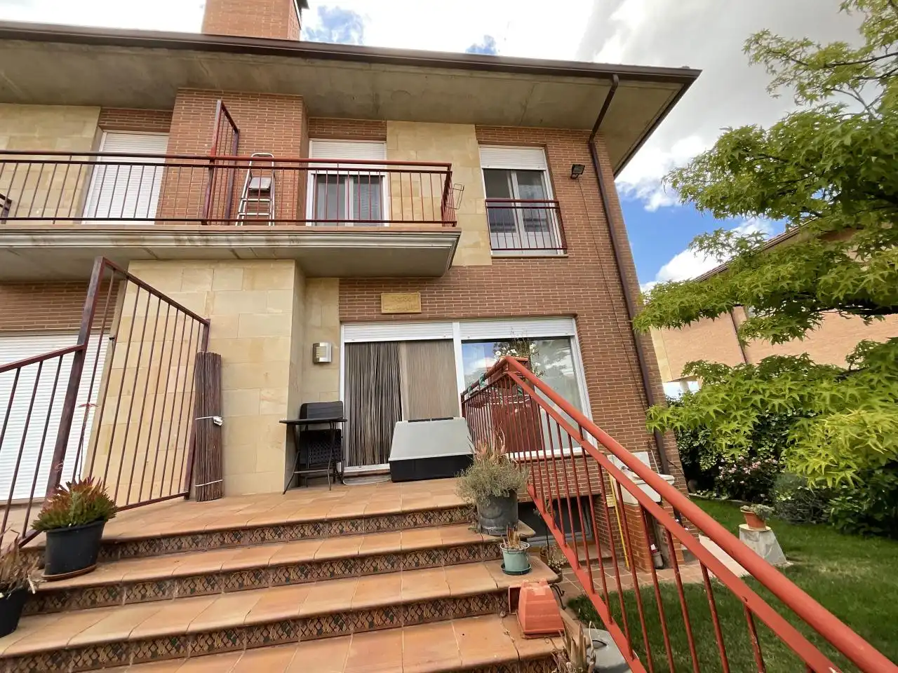 Vista exterior de Casa o xalet en venda en Alesanco amb Calefacció, Jardí privat i Traster