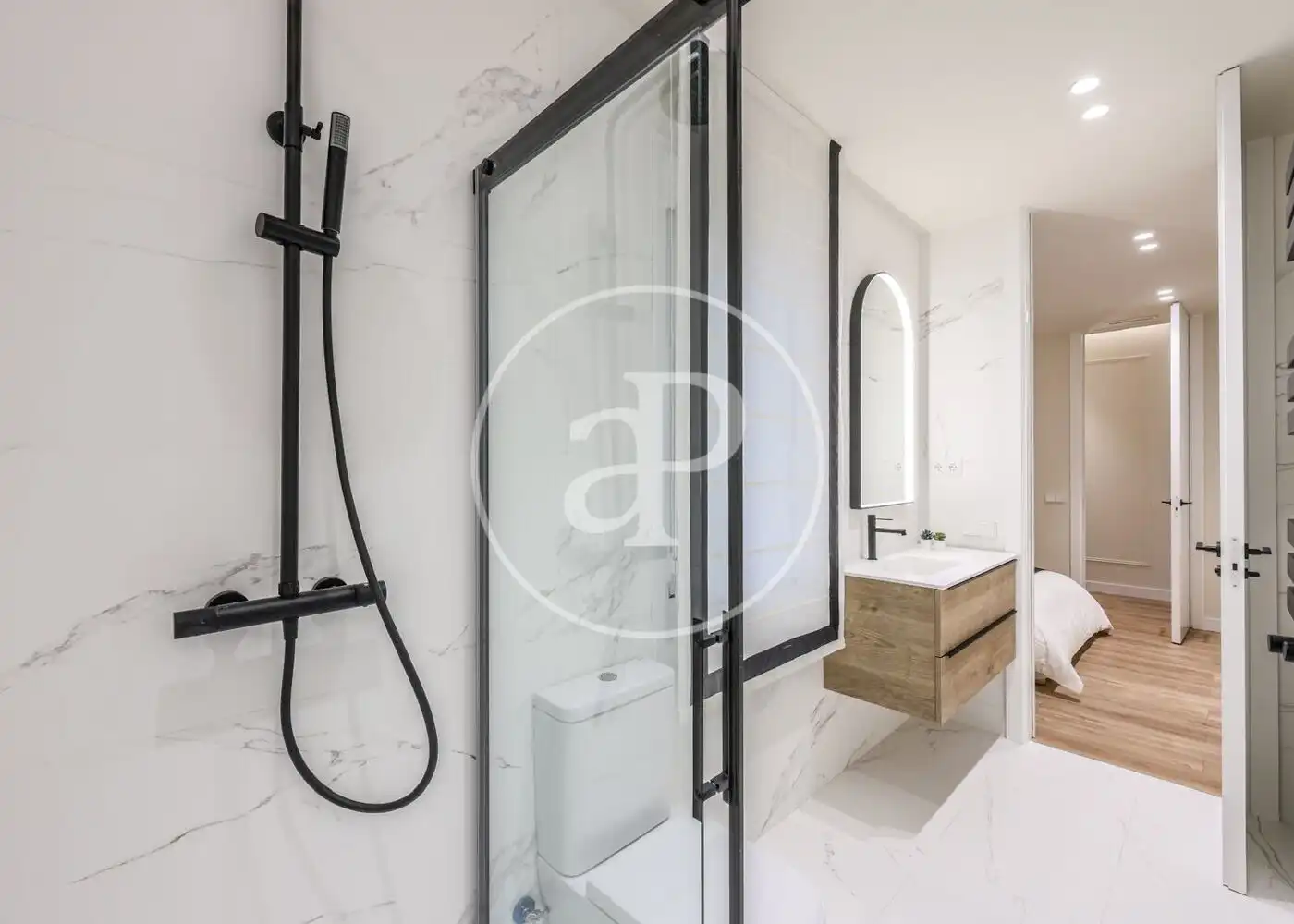 Badezimmer von Wohnung zum Verkauf in Madrid mit Klimaanlage, Heizung und Möbliert