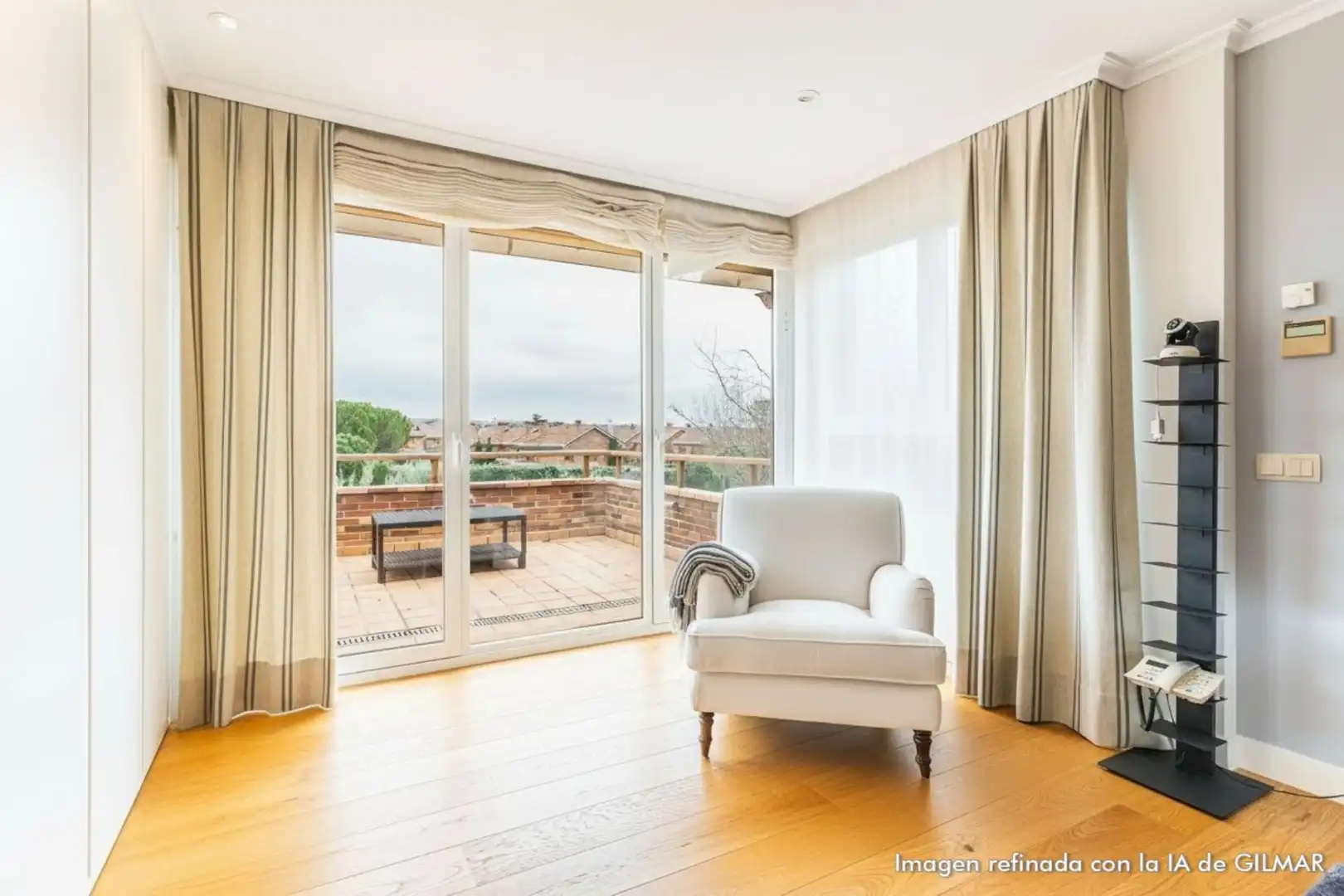 Sala de estar de Casa o chalet en venta en Las Rozas de Madrid con Aire acondicionado, Calefacción y Jardín privado