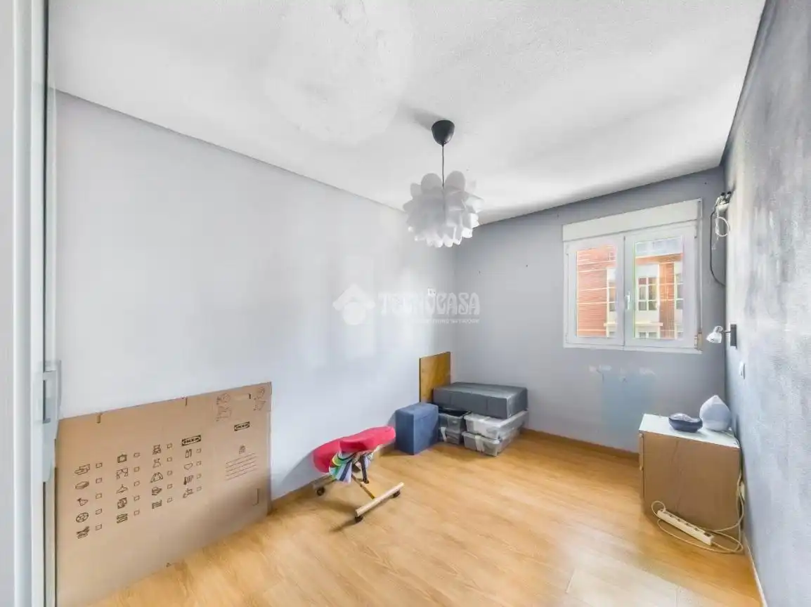 Habitación de Piso en venta en Madrid con Calefacción, Terraza y Balcón