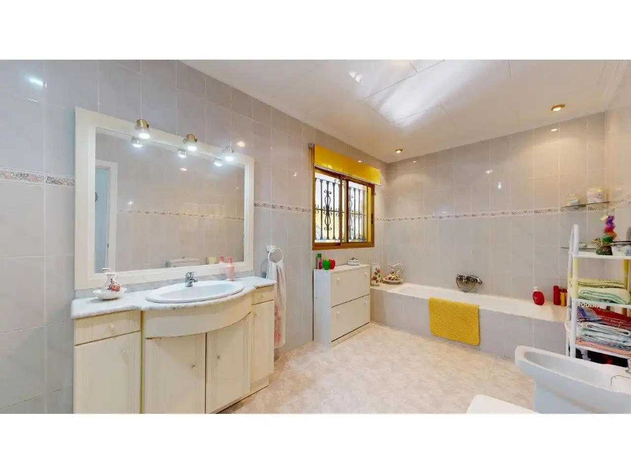 Baño de Casa o chalet en venta en Llíria con Jardín privado, Terraza y Piscina