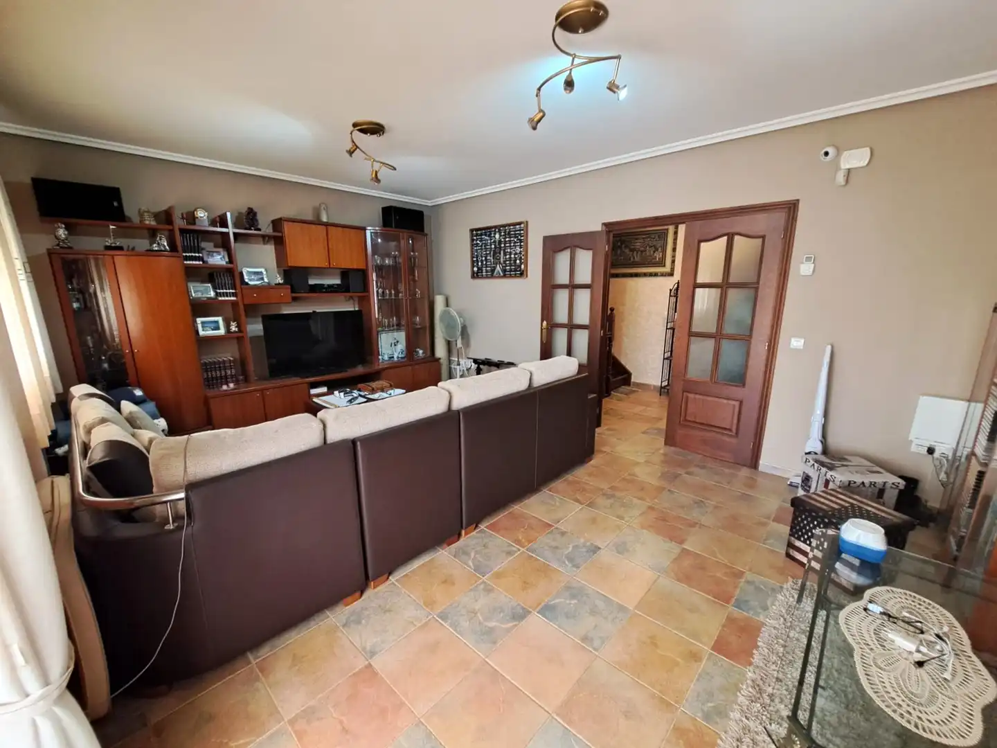 Wohnzimmer von Einfamilien-Reihenhaus zum Verkauf in Zarratón mit Heizung, Terrasse und Möbliert