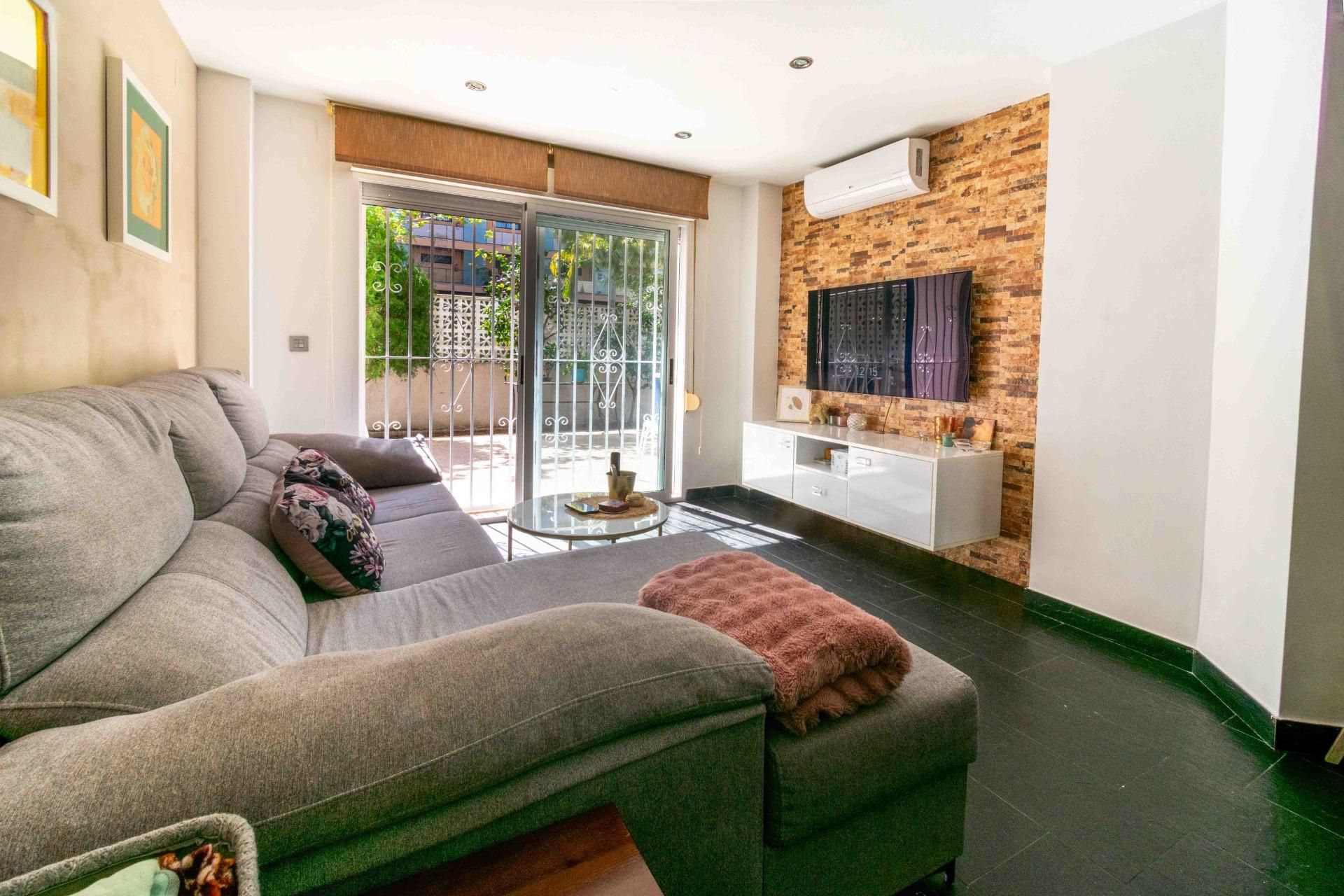 Living room of Planta baja for rent in L'Alfàs del Pi  with Private garden, Terrace and Furnished