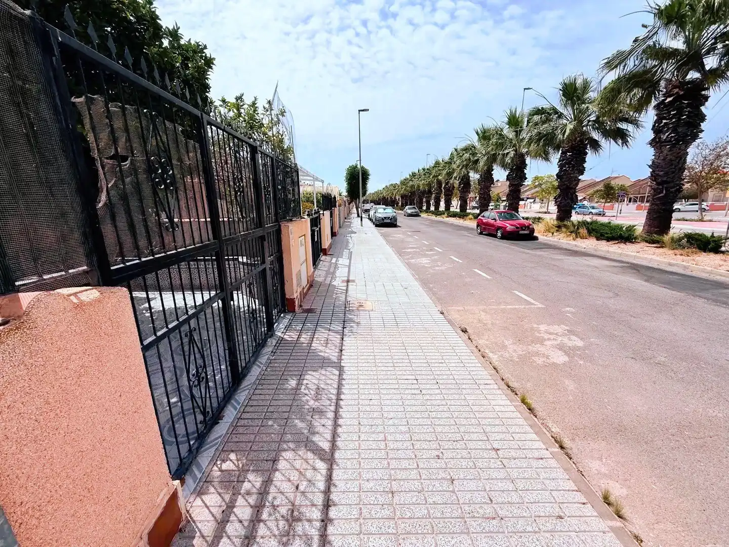 Vista exterior de Casa adosada en venda en Los Alcázares amb Terrassa