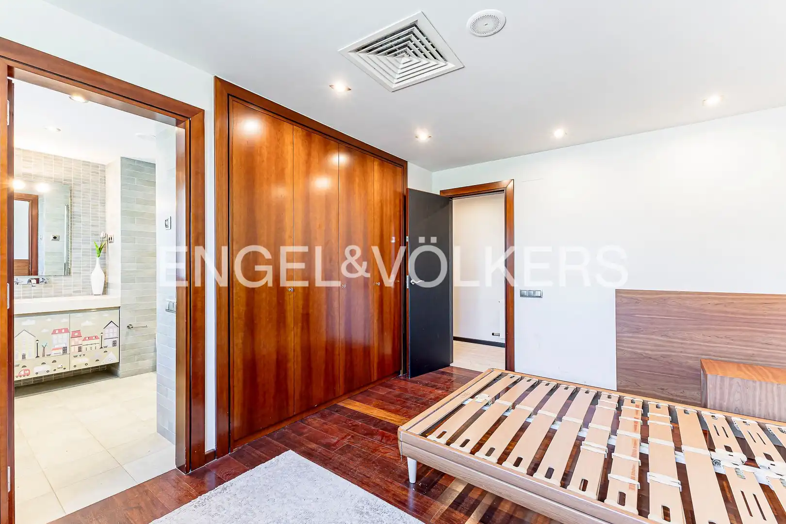 Exterior view of Houses for sale in Esplugues de Llobregat  with Air Conditioner, Heating and Private garden