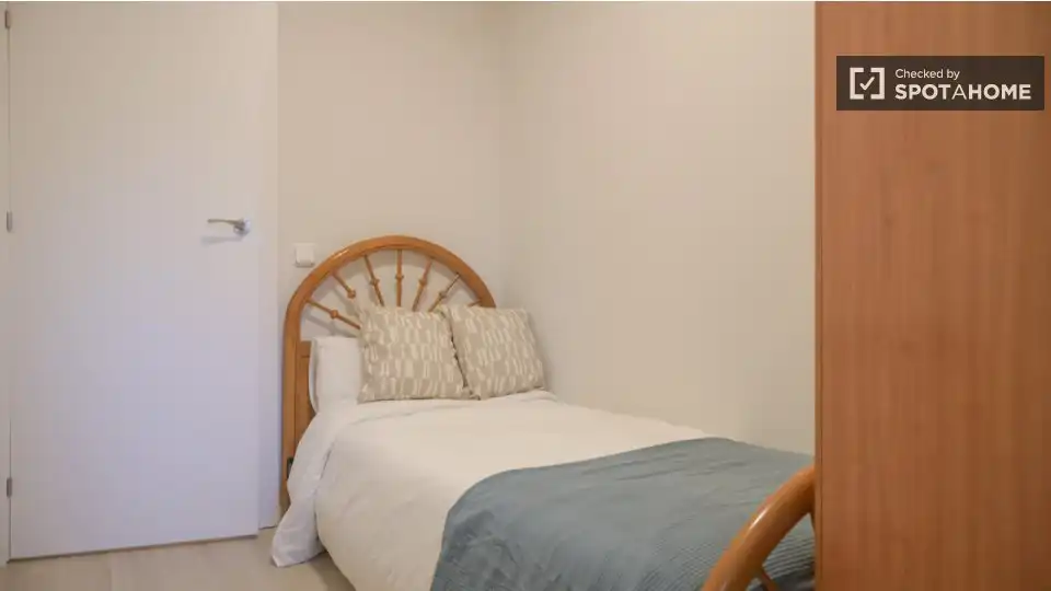 Bedroom of Flat for rent in Madrid  with Air Conditioner, Heating and Furnished