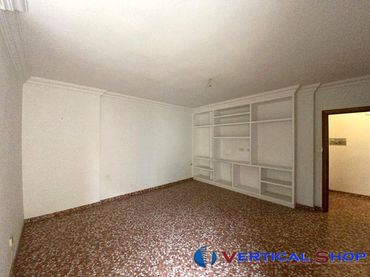 Piso con balcón en venta en San Joaquin