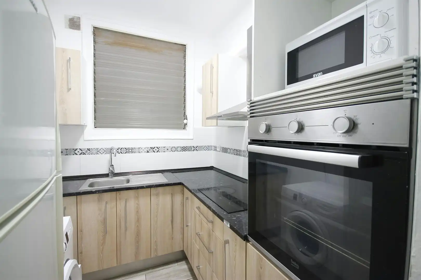 Kitchen of Flat for share in Barcelona  with Heating, Furnished and Washing machine