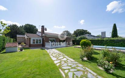 Jardí de Casa o xalet en venda en El Casar amb Aire condicionat, Calefacció i Jardí privat