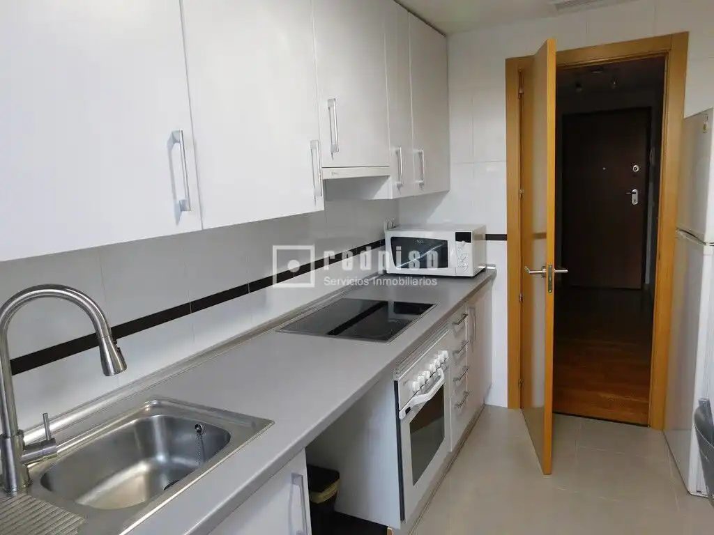 Cocina de Piso de alquiler en Madrid con Aire acondicionado, Calefacción y Jardín privado