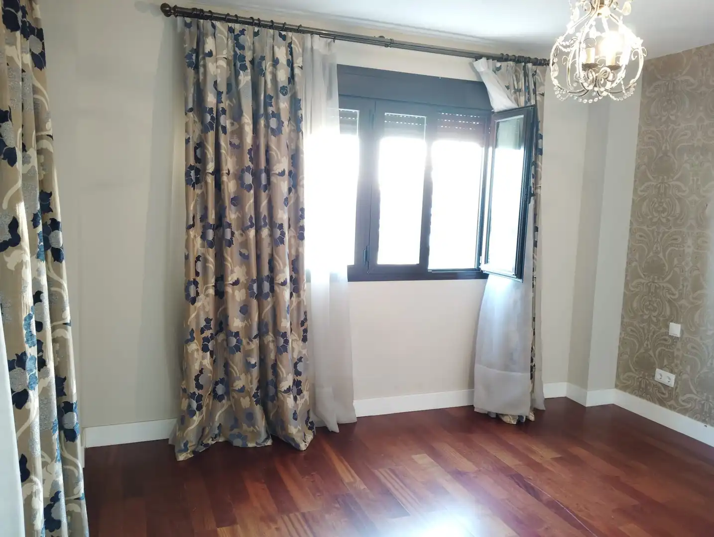 Habitación de Casa o chalet en venta en Guillena con Aire acondicionado, Calefacción y Jardín privado