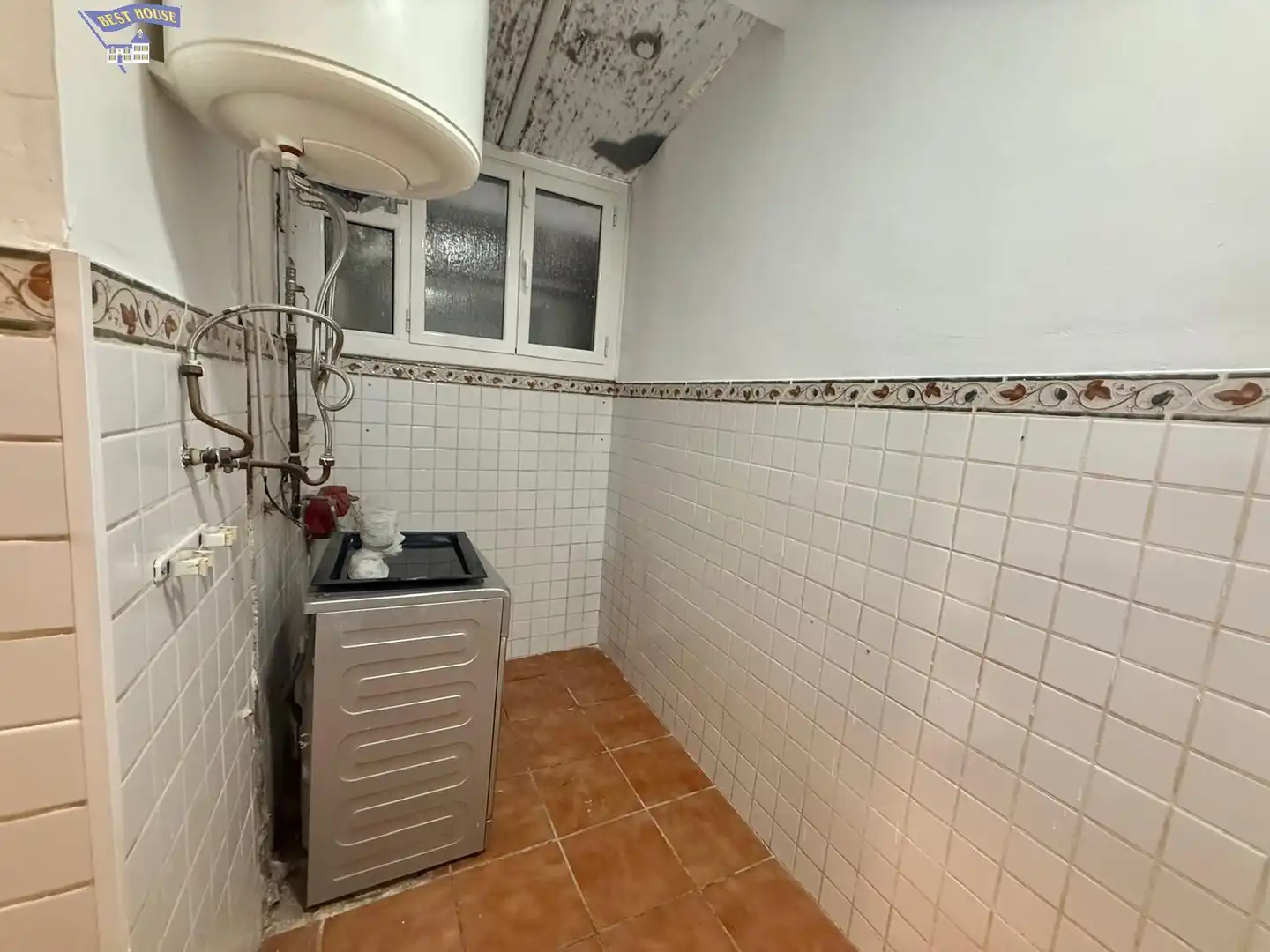 Bany de Planta baixa en venda en Ripollet amb Parquet