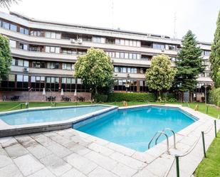 Piscina de Pis en venda en  Madrid Capital