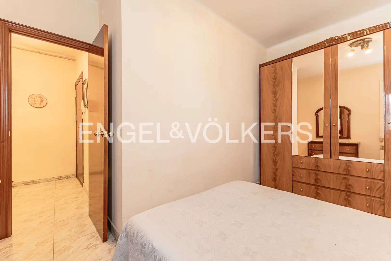 Schlafzimmer von Wohnung zum Verkauf in Barcelona mit Heizung und Balkon