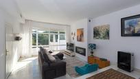 Living room of Single-family semi-detached for sale in Estepona  with Air Conditioner, Private garden and Terrace