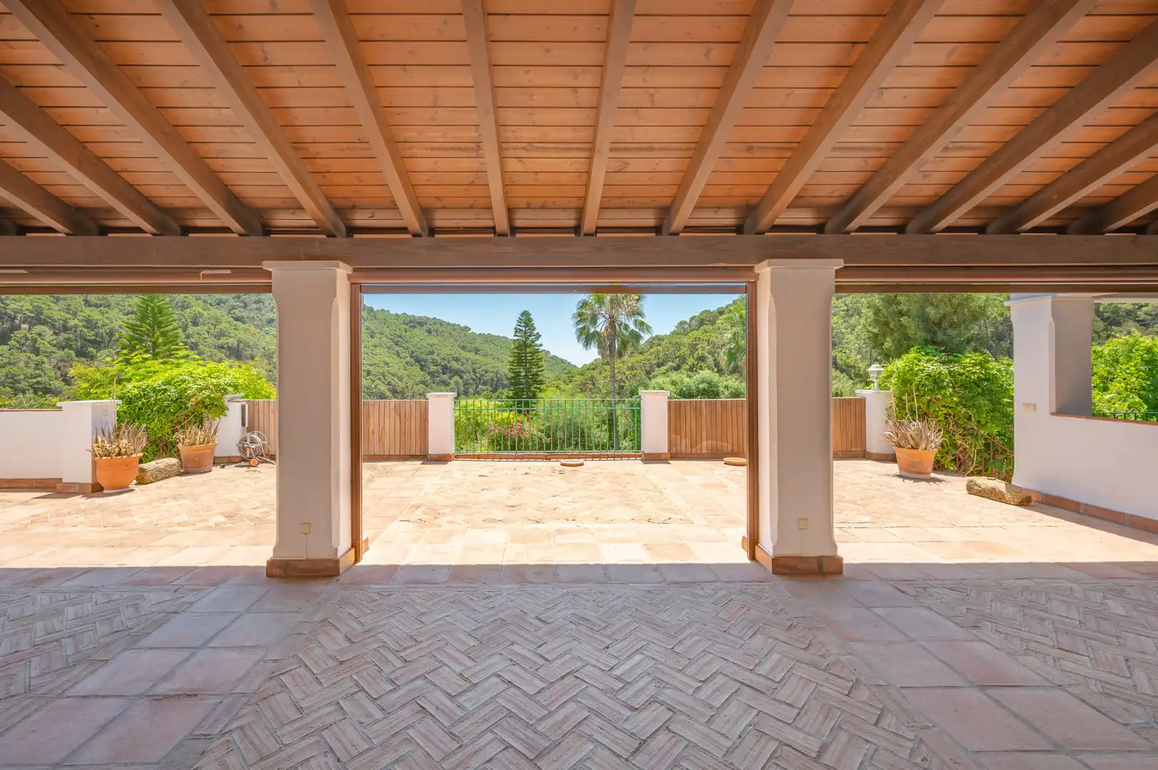 Terrassa de Casa o xalet en venda en Estepona amb Aire condicionat, Jardí privat i Terrassa