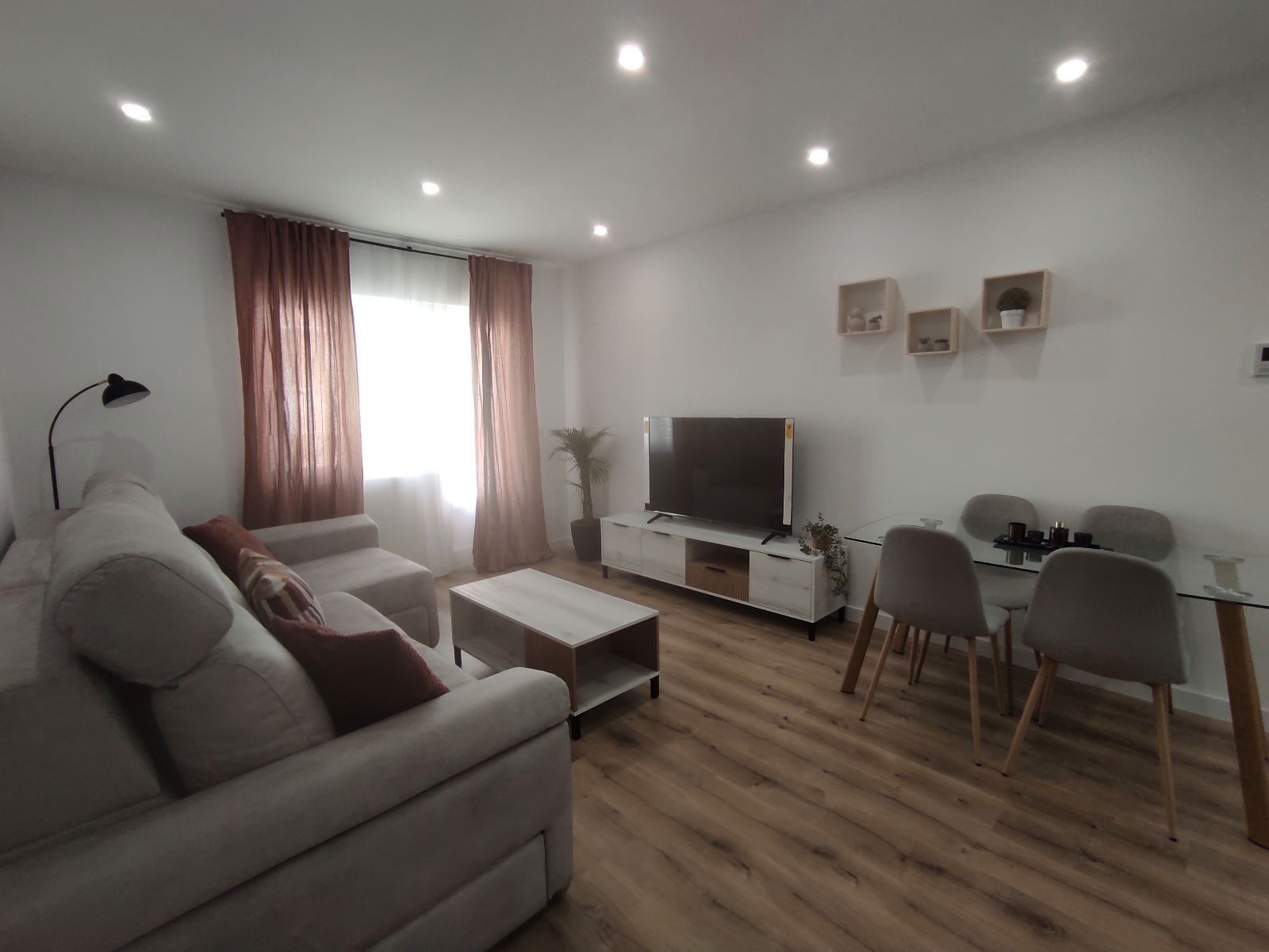 Living room of Apartment for sale in  Albacete Capital  with Air Conditioner, Furnished and Oven