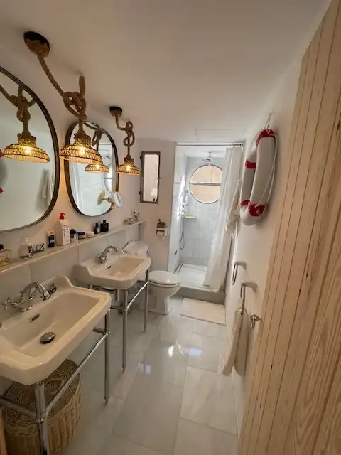 Badezimmer von Wohnung zum Verkauf in L'Estartit mit Klimaanlage, Heizung und Terrasse