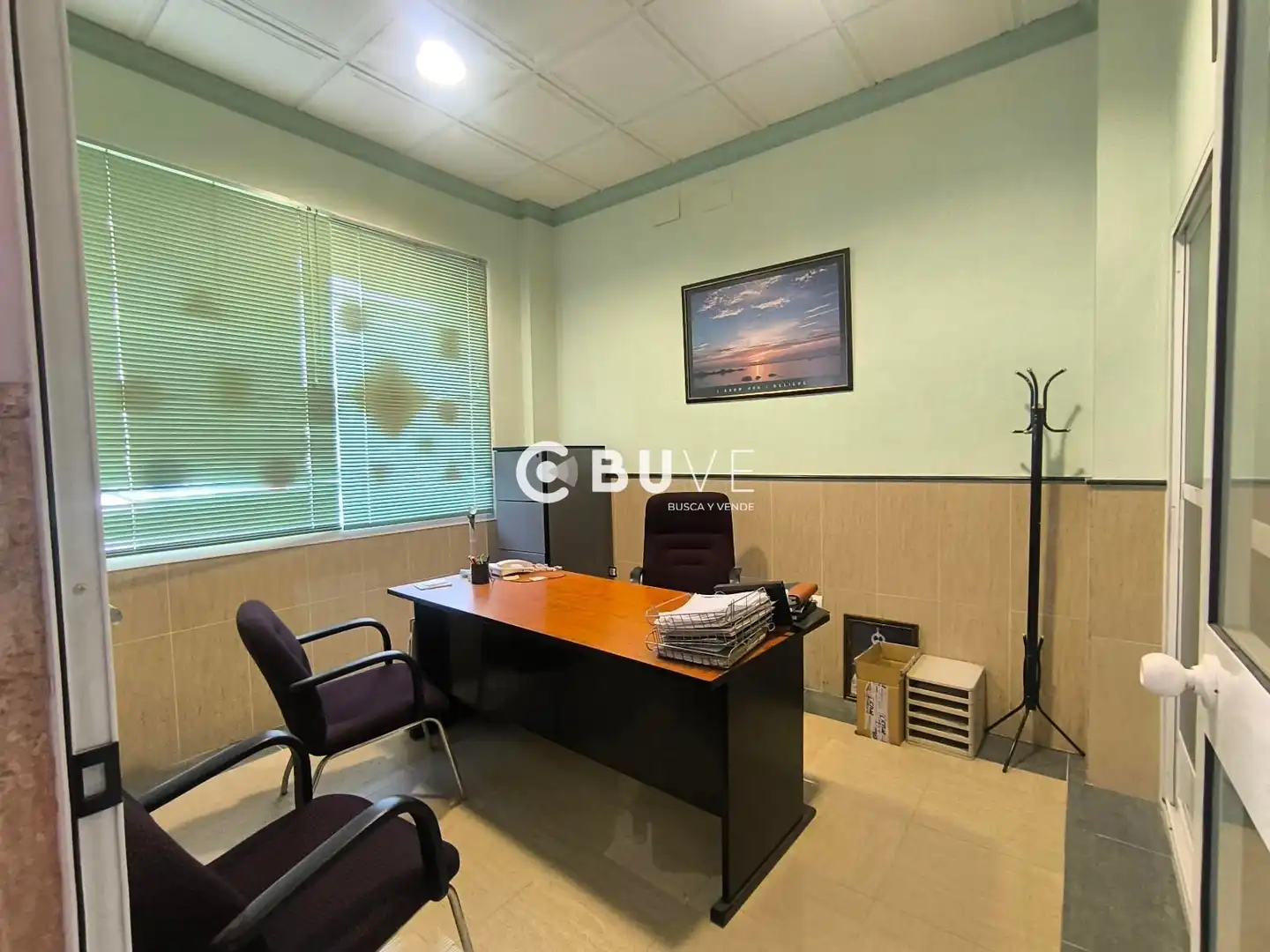 Local en venta en Lucena con Aire acondicionado, Amueblado y Internet