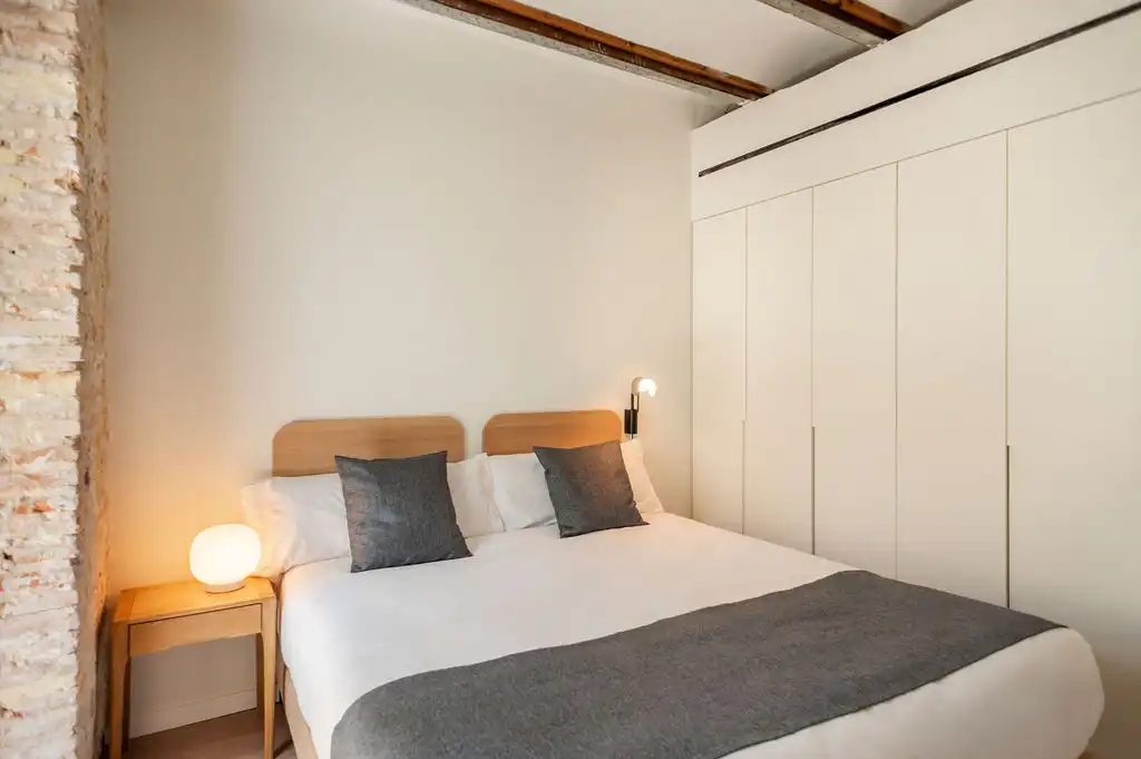 Bedroom of Flat for rent in Valencia  with Air Conditioner, Heating and Furnished