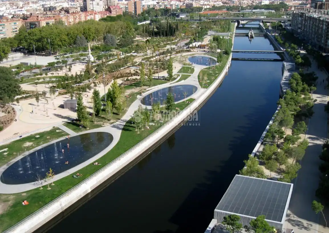 Vista exterior de Residencial en venda en Madrid