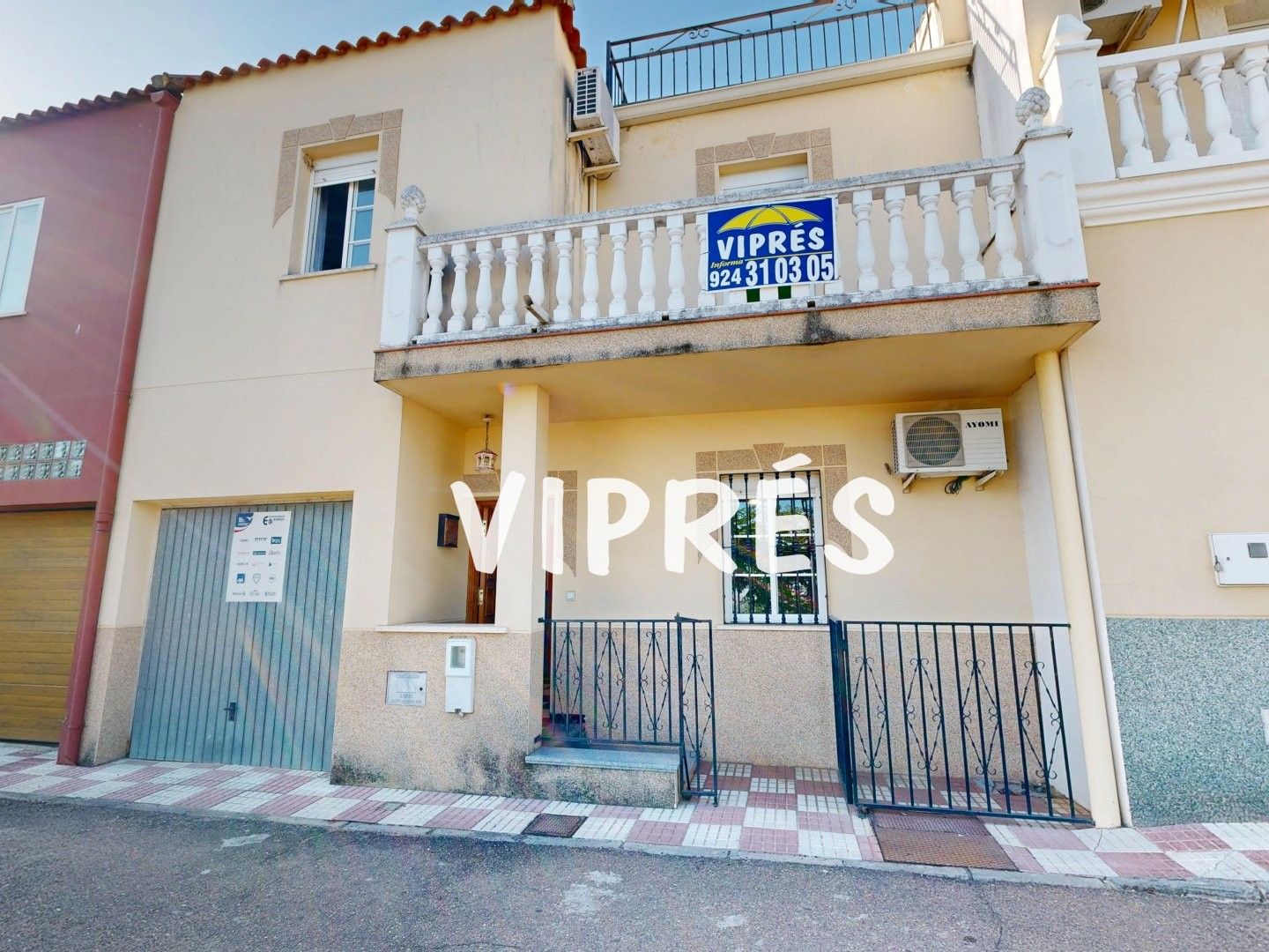 Exterior view of Single-family semi-detached for sale in Alange  with Air Conditioner and Terrace