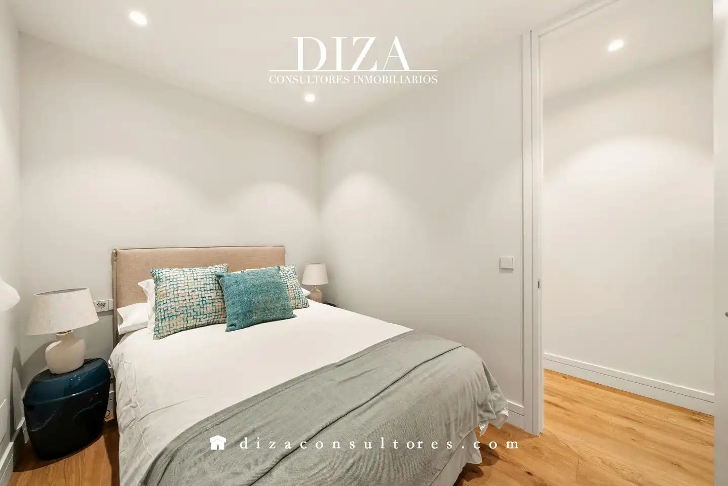 Bedroom of Flat for sale in Madrid  with Air Conditioner, Heating and Parquet flooring