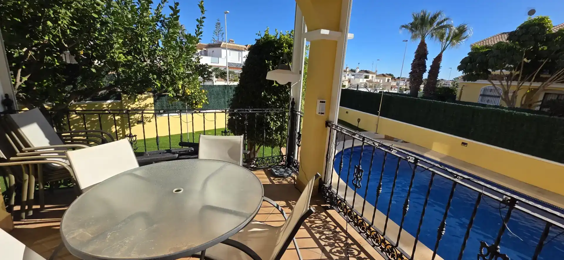 Terrassa de Casa o xalet en venda en Orihuela amb Aire condicionat, Piscina i Balcó
