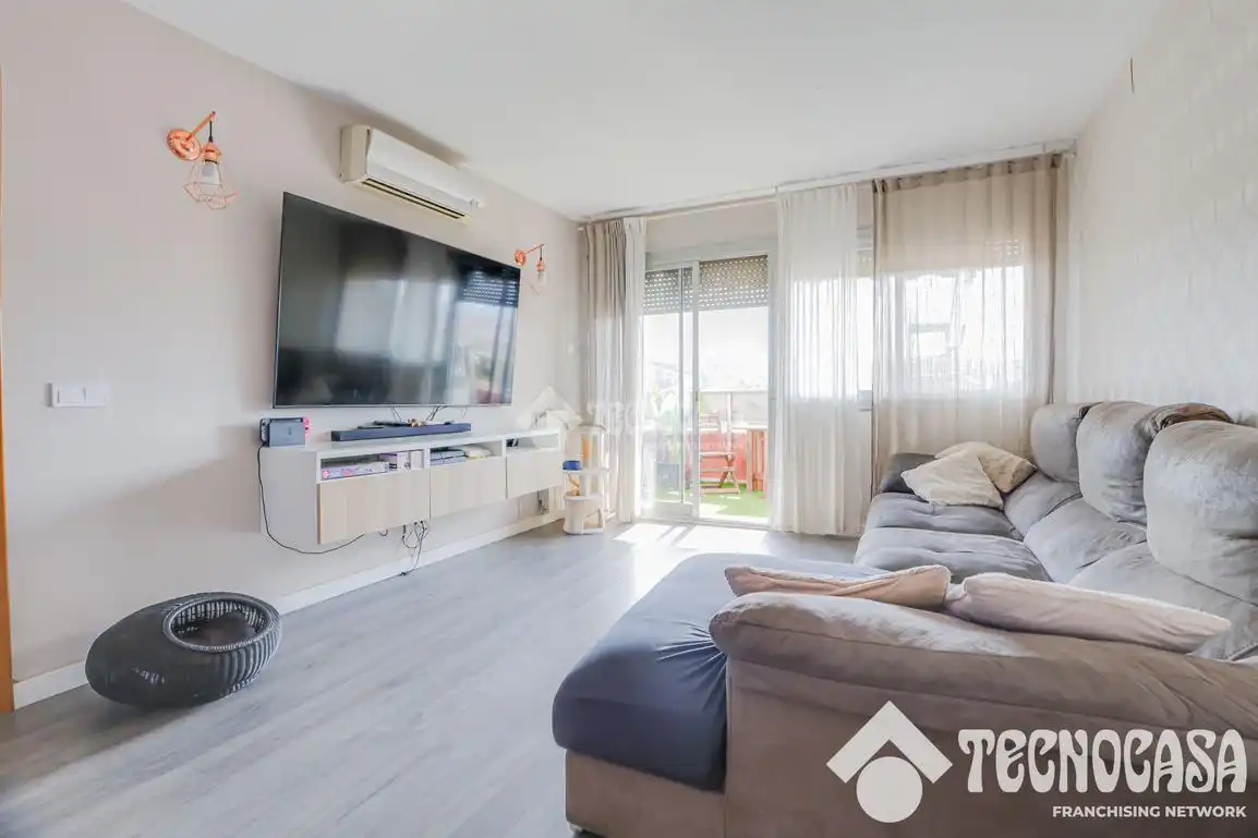 Living room of Flat for sale in Terrassa  with Heating and Balcony