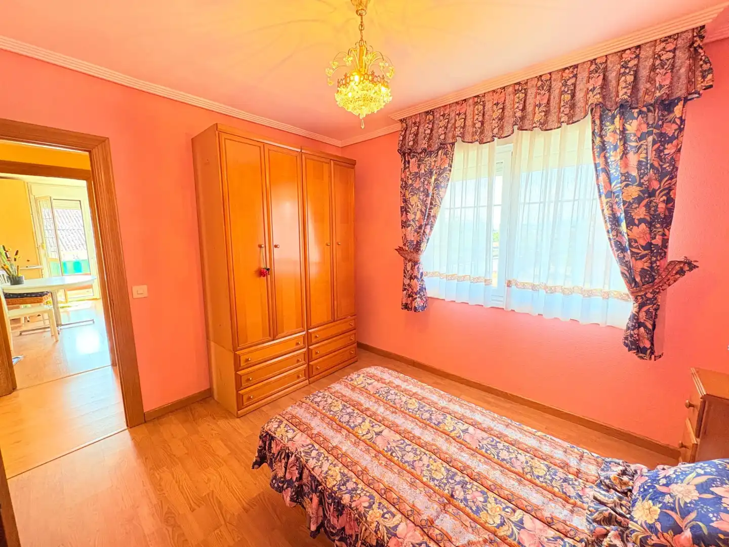 Habitación de Casa o chalet en venta en Ponferrada con Calefacción, Jardín privado y Terraza