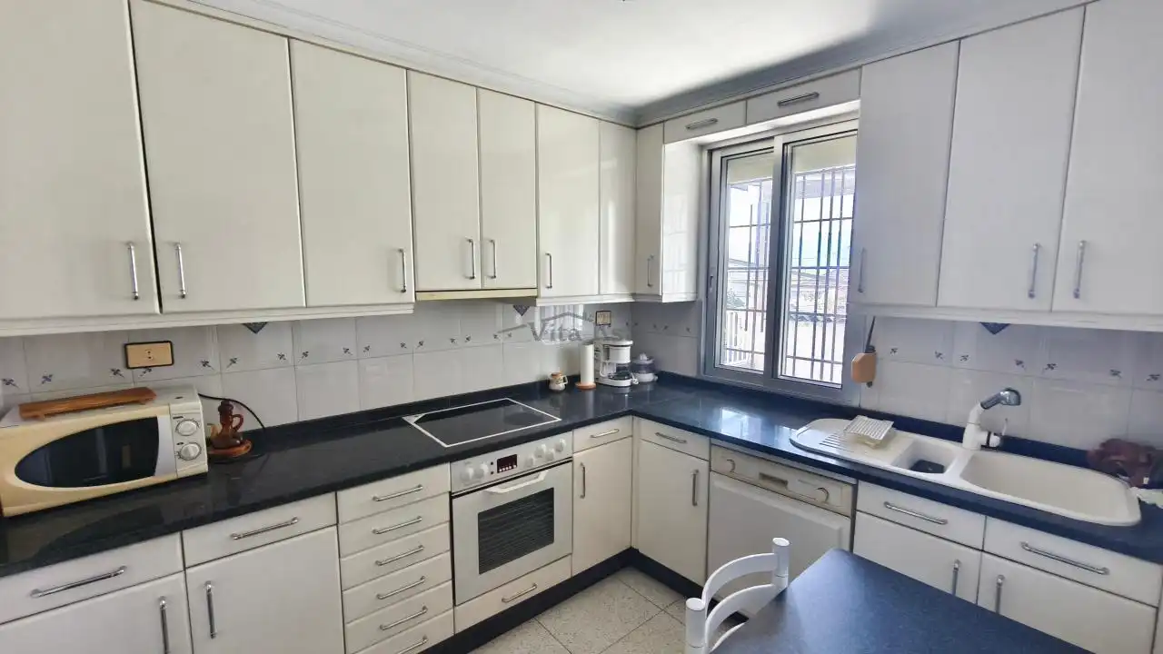 Cocina de Casa o chalet en venta en Ourense Capital  con Calefacción, Jardín privado y Terraza