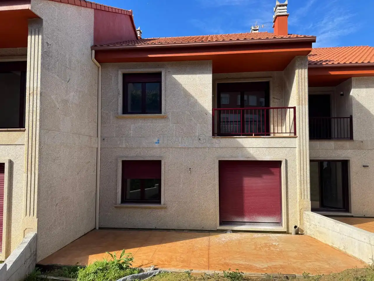 Vista exterior de Casa adosada en venta en Vigo  con Calefacción, Jardín privado y Terraza