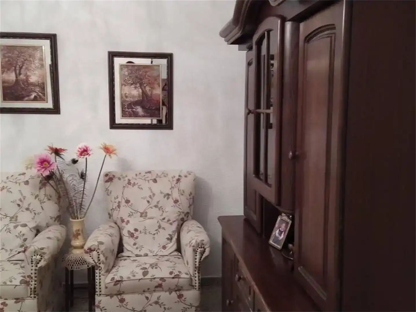 Sala d'estar de Casa adosada en venda en  Granada Capital