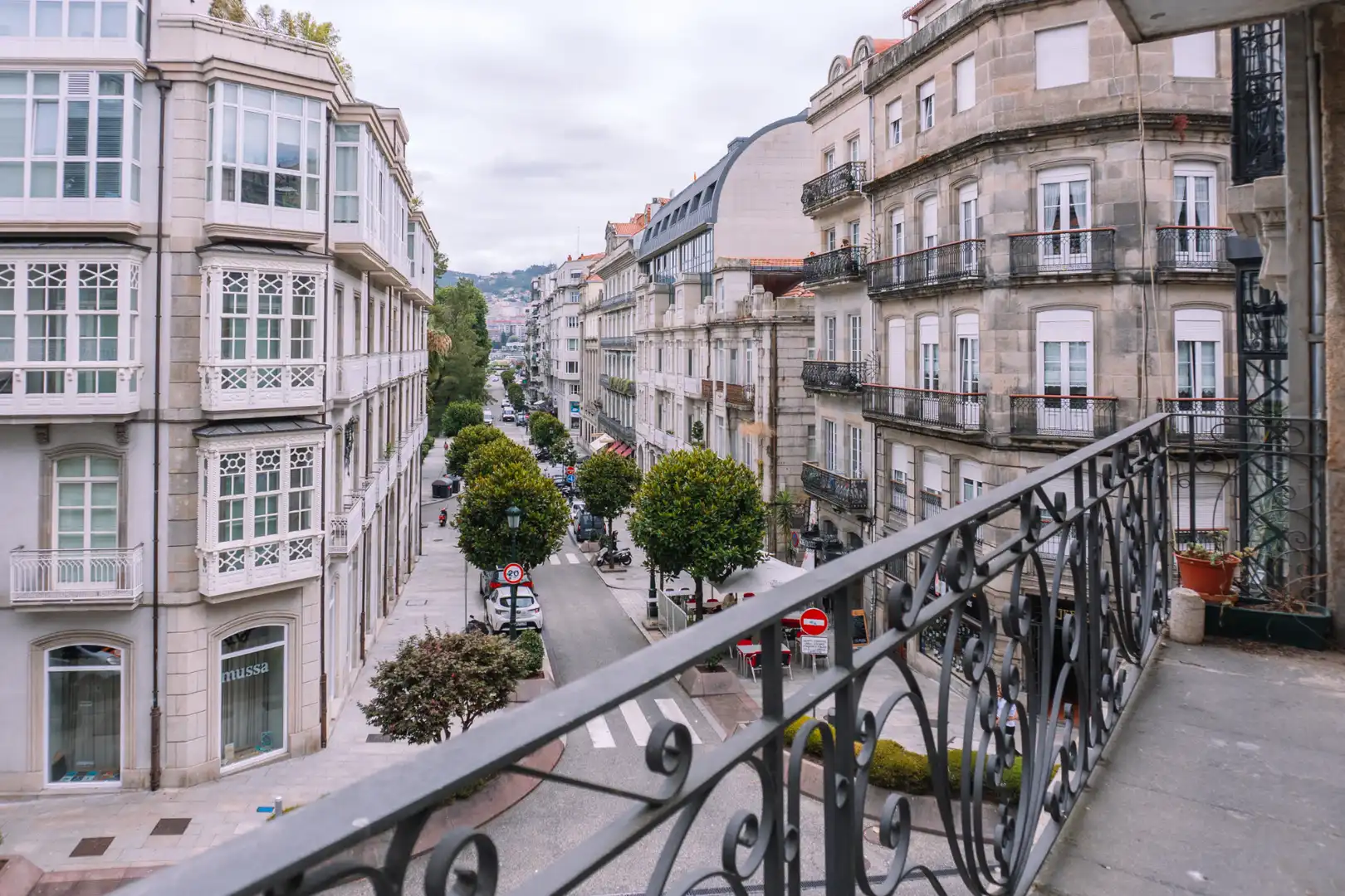 Vista exterior de Piso de alquiler en Vigo  con Parquet, Amueblado y Horno