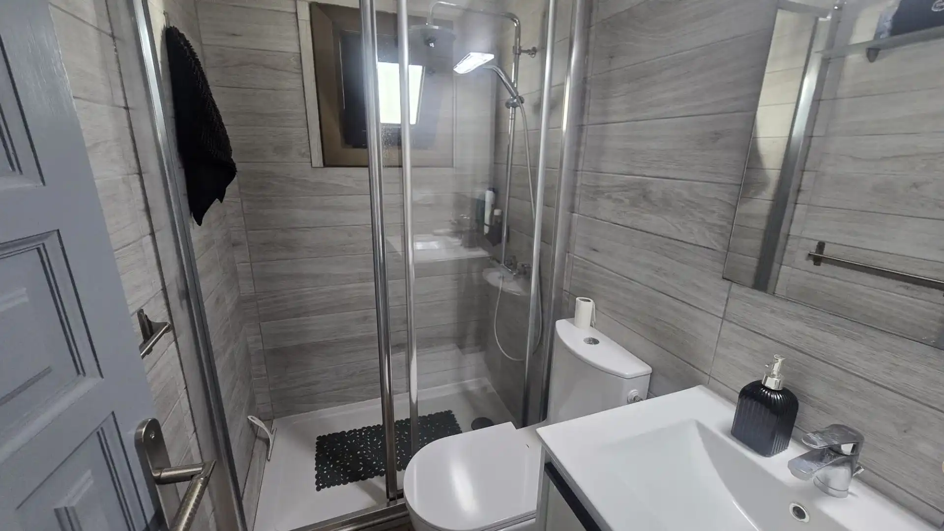 Baño de Apartamento en venta en Roses con Aire acondicionado, Calefacción y Terraza
