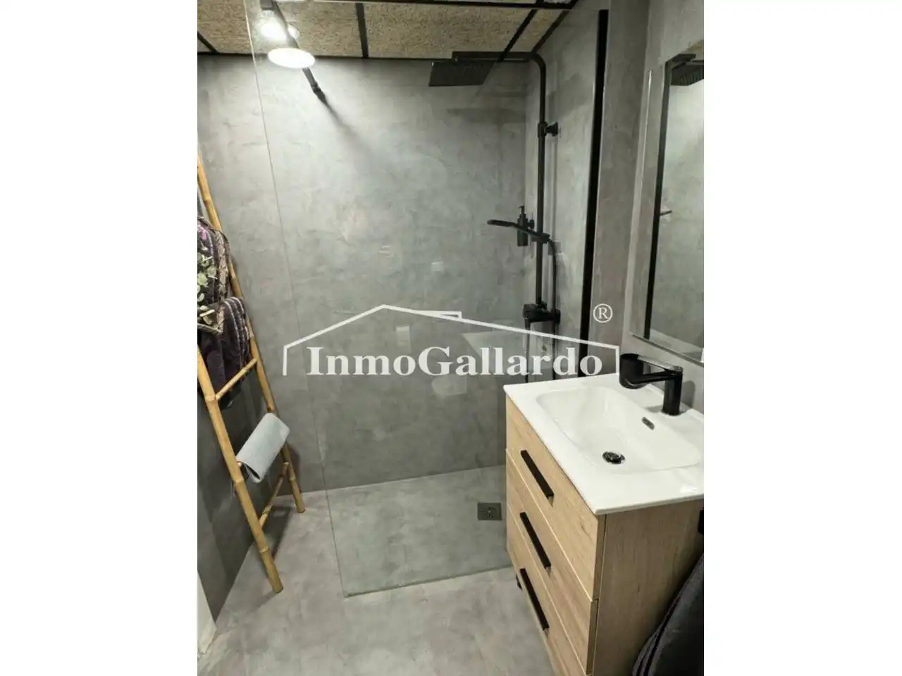 Bathroom of Attic for sale in Rincón de la Victoria  with Air Conditioner, Terrace and Balcony