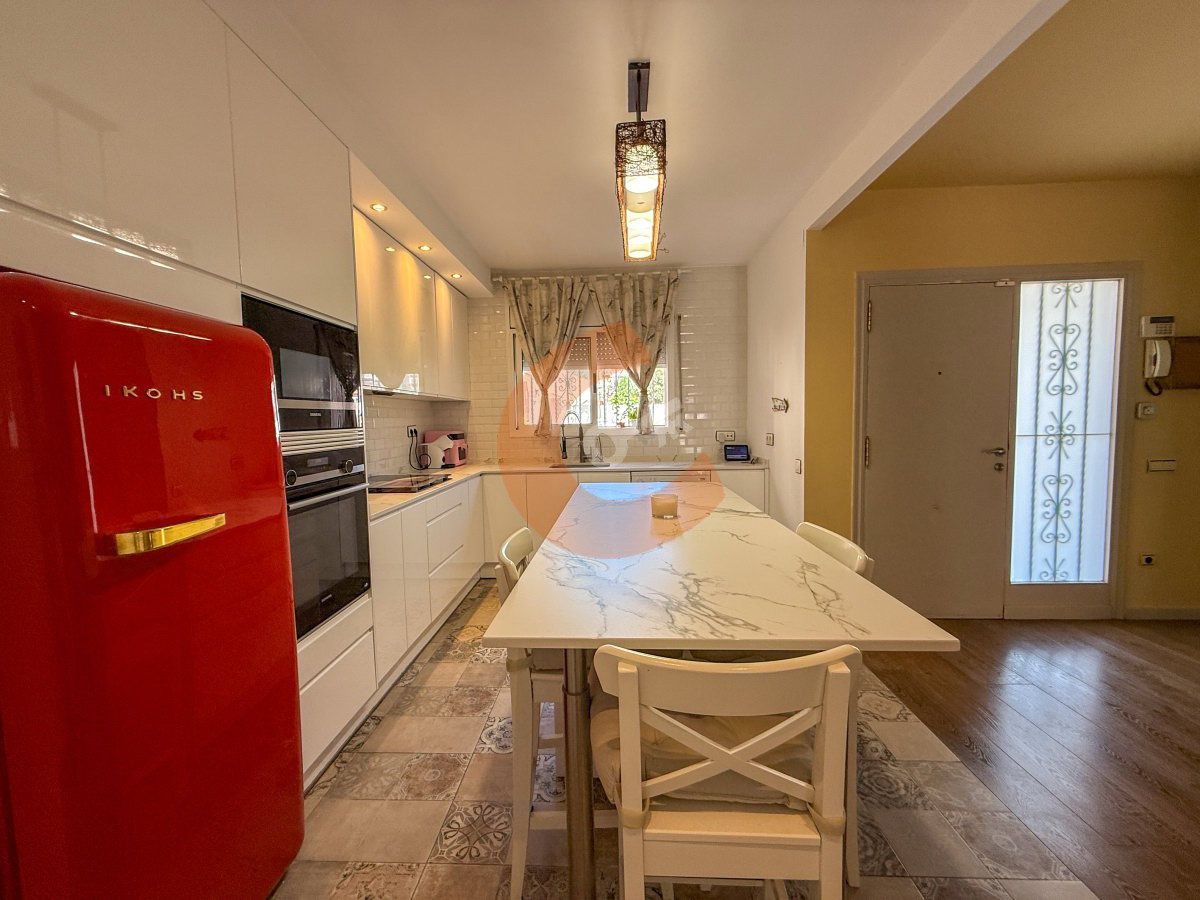 Cuina de Casa o xalet en venda en El Vendrell amb Aire condicionat, Calefacció i Terrassa