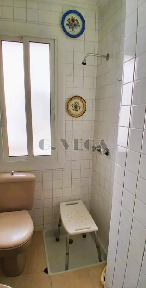 Baño de Piso en venta en Vigo  con Calefacción y Parquet