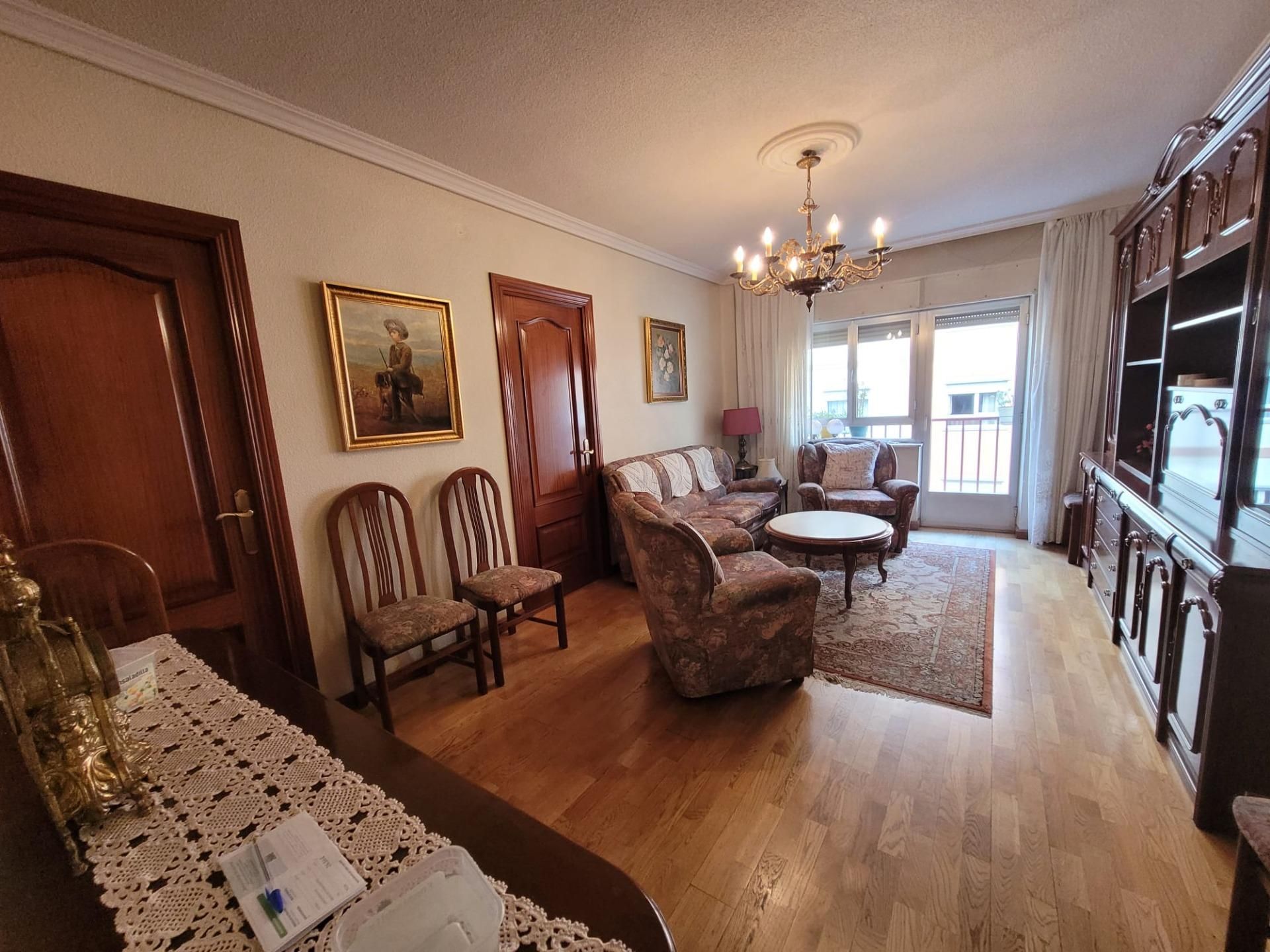 Sala d'estar de Pis en venda en Salamanca Capital amb Balcó