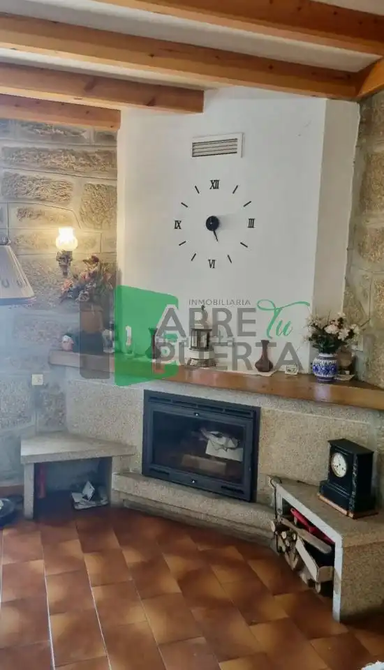 Casa rústica con jardín en venta en Leiro, imagen 3