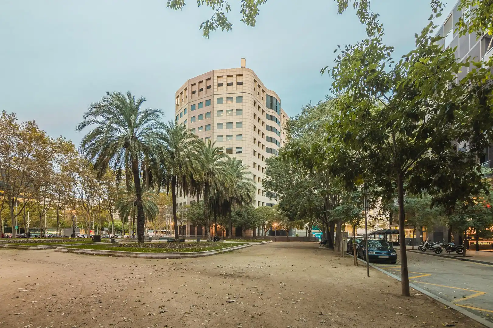Vista exterior de Local en venda en Barcelona