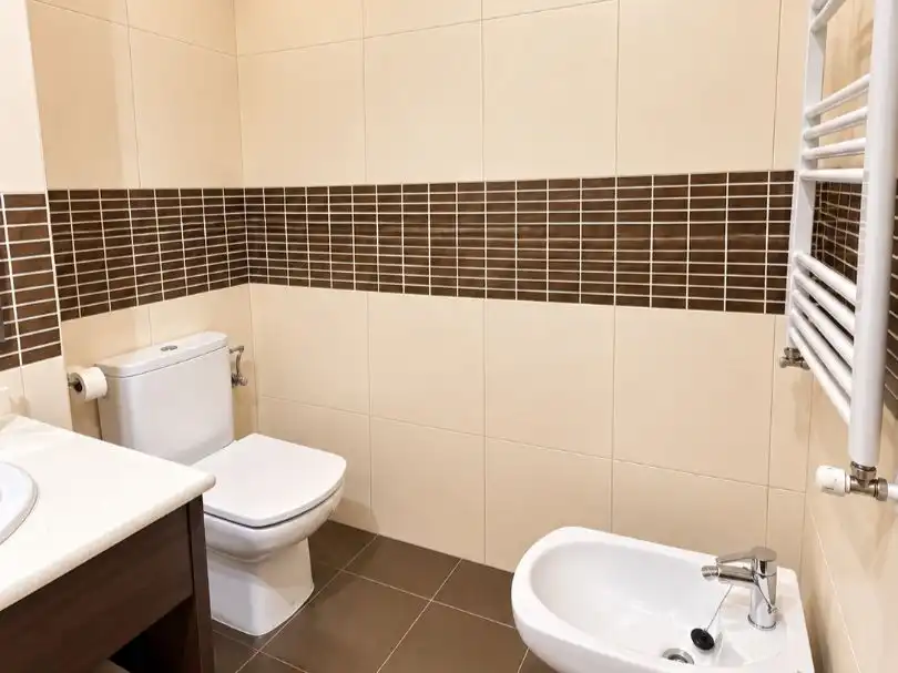 Baño de Piso en venta en Torrent con Aire acondicionado y Balcón