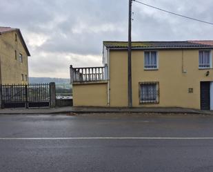 Vista exterior de Casa o xalet en venda en Mesía amb Jardí privat i Terrassa