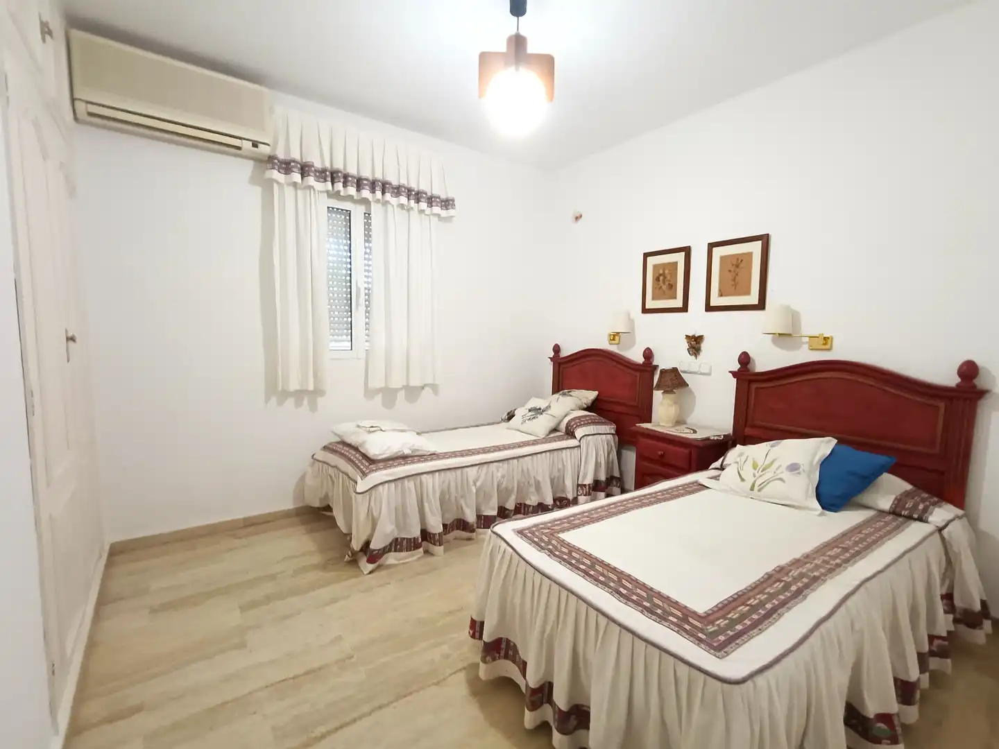 Habitación de Casa o chalet en venta en Espartinas con Aire acondicionado, Jardín privado y Terraza