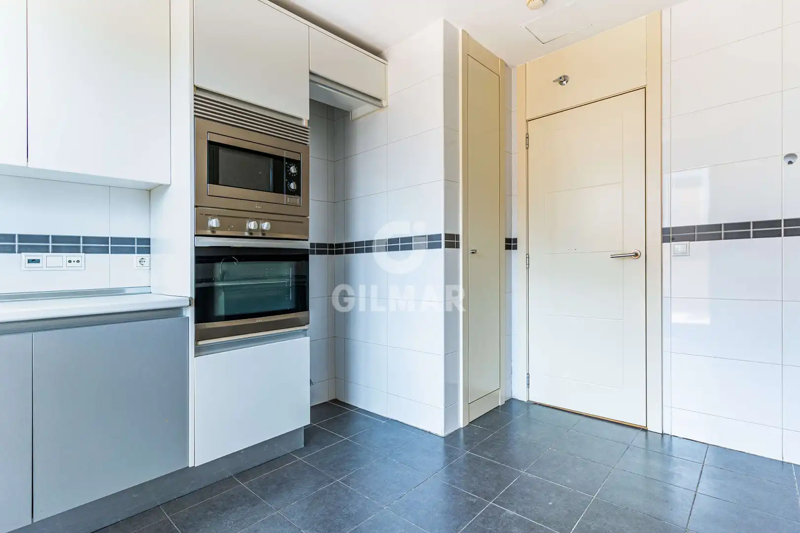 Küche von Maisonette zum Verkauf in Boadilla del Monte mit Heizung, Abstellraum und Schwimmbad